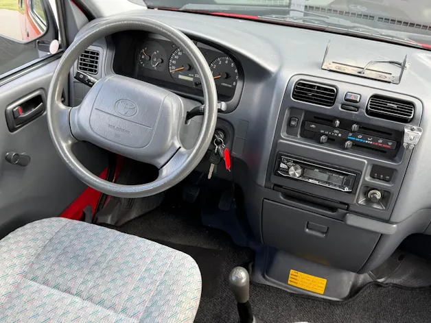Toyota HIACE LWB 2.7 4T. 9 Plätzer