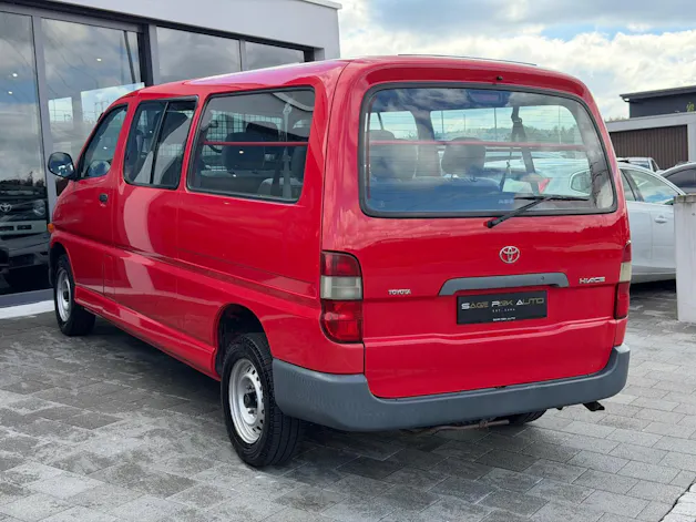 Toyota HIACE LWB 2.7 4T. 9 Plätzer