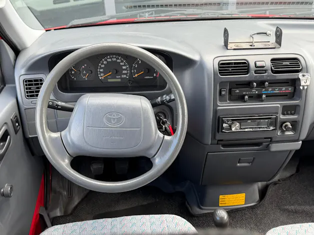 Toyota HIACE LWB 2.7 4T. 9 Plätzer