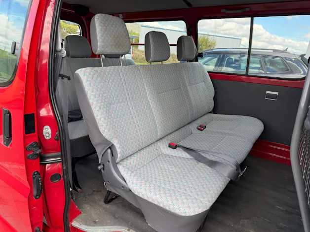 Toyota HIACE LWB 2.7 4T. 9 Plätzer