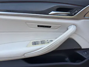 BMW 5er Reihe Touring 520d xDrive M-SPORTPAKET