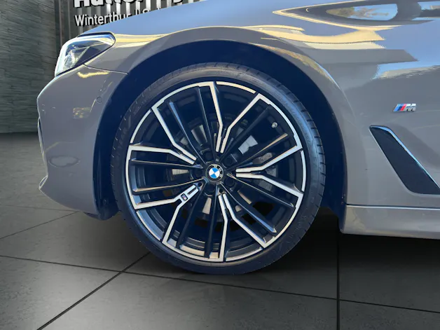 BMW 5er Reihe Touring 520d xDrive M-SPORTPAKET