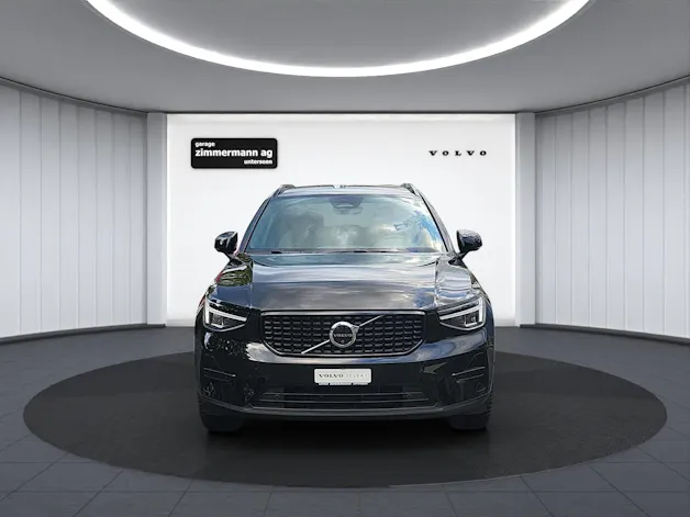 VOLVO XC40 2.0 B3 MH Plus Dark