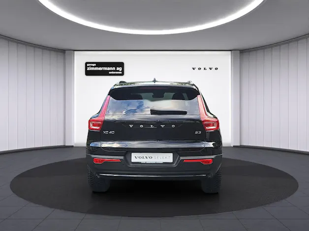 VOLVO XC40 2.0 B3 MH Plus Dark