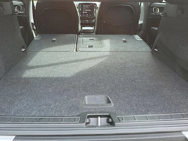 VOLVO XC40 2.0 B4 MH Momentum AWD