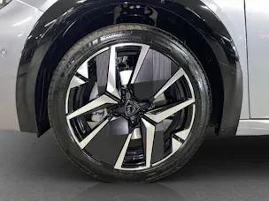 PEUGEOT 208 1.2 Hybrid 145 GT Exclusive