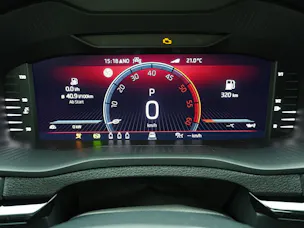 SKODA Karoq 2.0 TDI DSG Sport Line 4x4