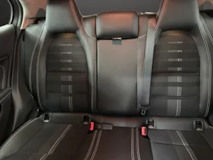 MERCEDES-BENZ GLA 200 d Urban 4Matic
