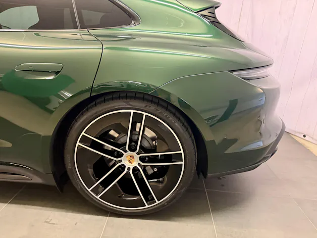 PORSCHE Taycan GTS 104kWh