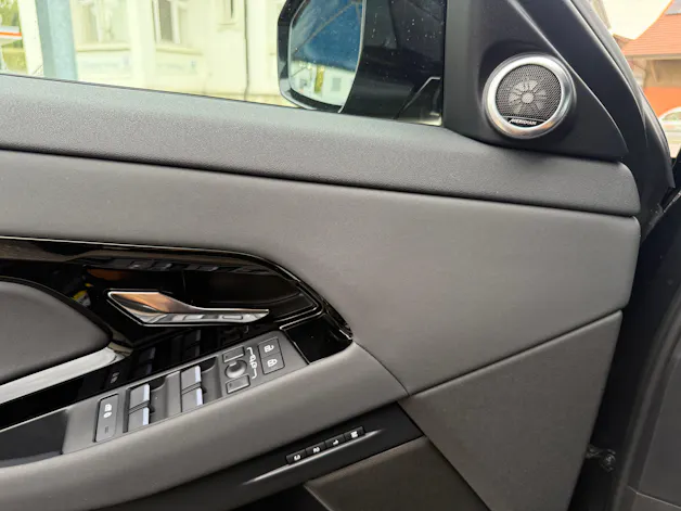 Land Rover Range Rover Evoque 1.5 T 270e Autobiography