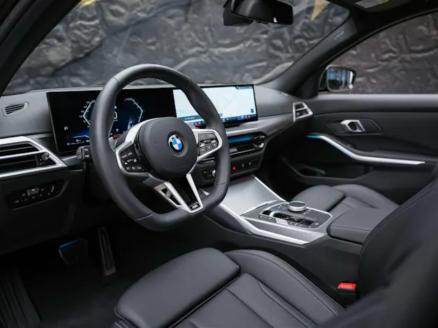 BMW 330d xDrive Steptronic M Sport Pro *Facelift*Werksgarantie*Panorama*360°*Head-Up*