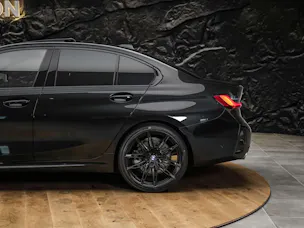 BMW 330d xDrive Steptronic M Sport Pro *Facelift*Werksgarantie*Panorama*360°*Head-Up*