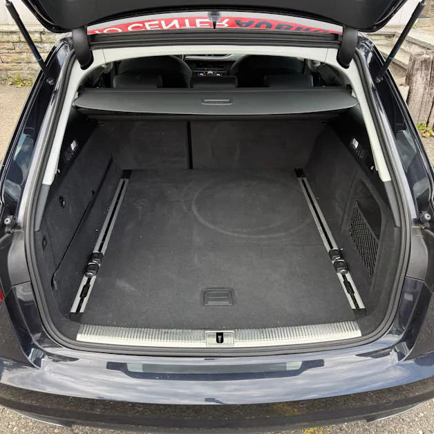 AUDI A6 Avant 2.0 TDI S-tronic *S-LINE*