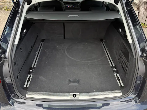 AUDI A6 Avant 2.0 TDI S-tronic *S-LINE*