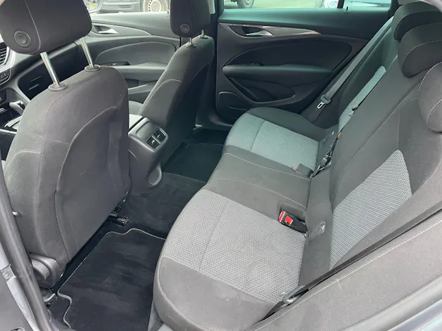 OPEL Insignia 2.0 CDTI Sports Tourer Edition Automatic