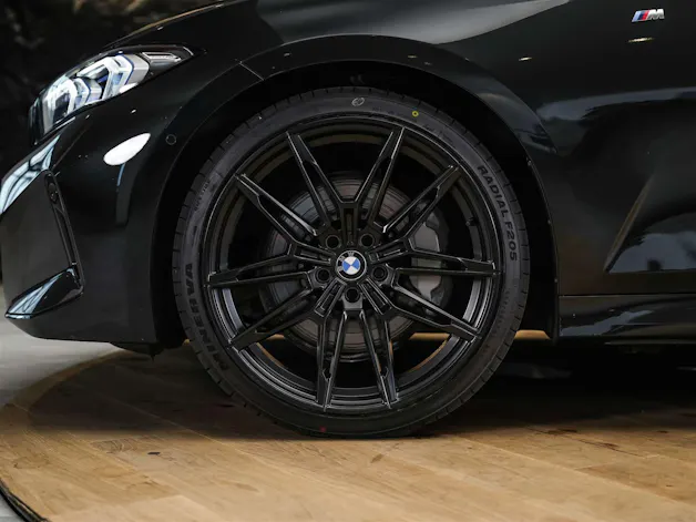BMW 330d xDrive Steptronic M Sport Pro *Facelift*Werksgarantie*Panorama*360°*Head-Up*