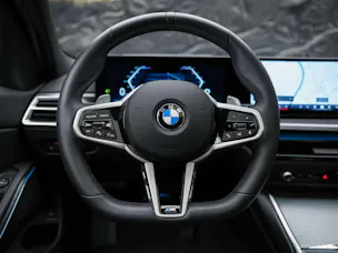 BMW 330d xDrive Steptronic M Sport Pro *Facelift*Werksgarantie*Panorama*360°*Head-Up*