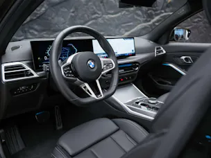 BMW 330d xDrive Steptronic M Sport Pro *Facelift*Werksgarantie*Panorama*360°*Head-Up*