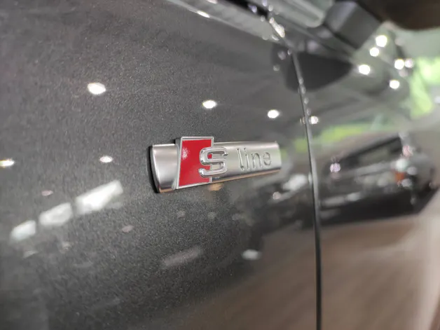 AUDI A4 Avant 40 TDI S Line quattro S-Tronic