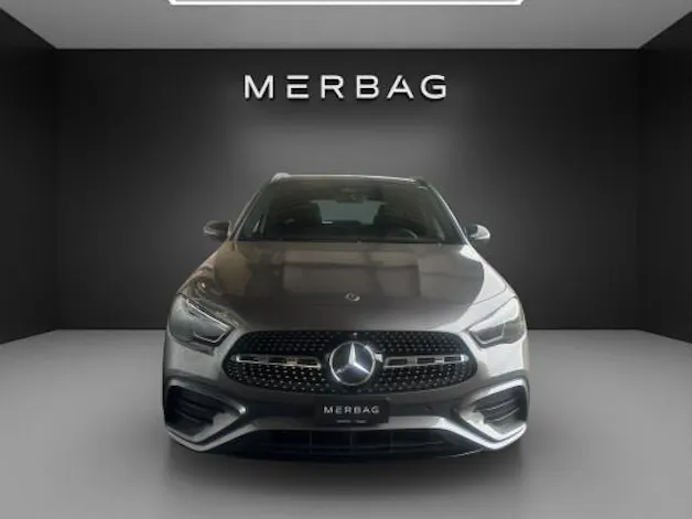 MERCEDES-BENZ GLA 200 Night Star 7G-D
