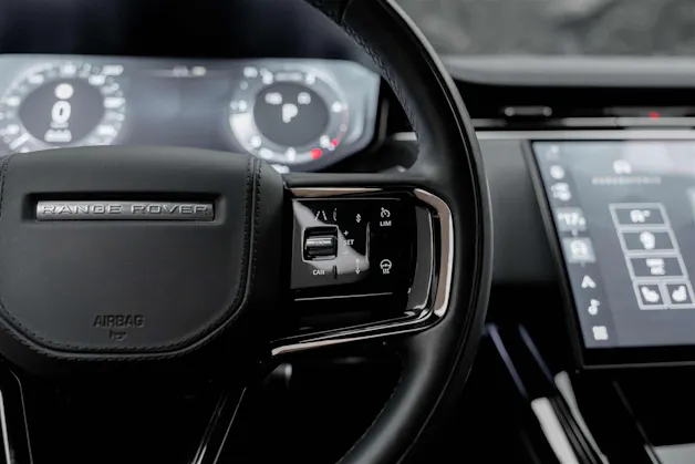 Land Rover Range Rover Sport D300 3.0 TD6 MHEV Dynamic SE Automatic *URBAN *24" Felgen*Werksgarantie*