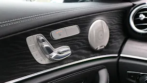MERCEDES-BENZ E 220 d T 4Matic Swiss Star
