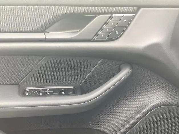 PORSCHE Taycan 4 Cross Turismo