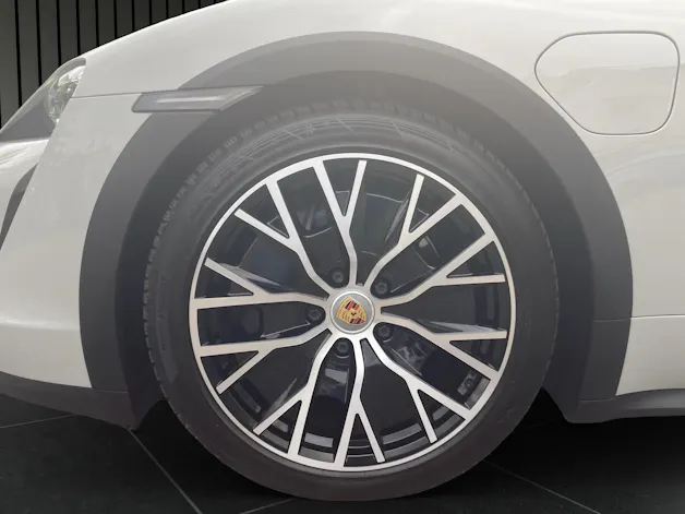 PORSCHE Taycan 4 Cross Turismo