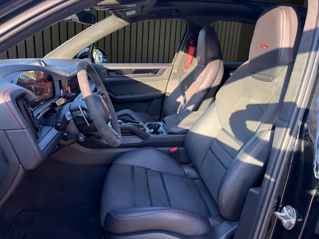 PORSCHE Cayenne GTS
