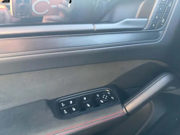 PORSCHE Cayenne GTS