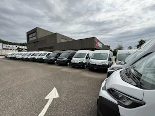 FIAT Ducato Maxi 35 L4H2 MTJ 140 PS Doppelblattfedern AHK Holzboden 270° Tür Kamera