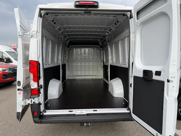 FIAT Ducato Maxi 35 L4H2 MTJ 140 PS Doppelblattfedern AHK Holzboden 270° Tür Kamera