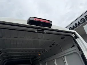FIAT Ducato Maxi 35 L4H2 MTJ 140 PS Doppelblattfedern AHK Holzboden 270° Tür Kamera