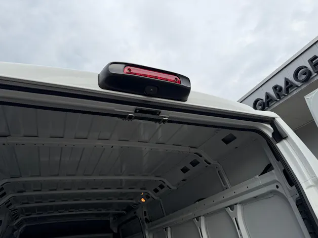 FIAT Ducato Maxi 35 L4H2 MTJ 140 PS Doppelblattfedern AHK Holzboden 270° Tür Kamera
