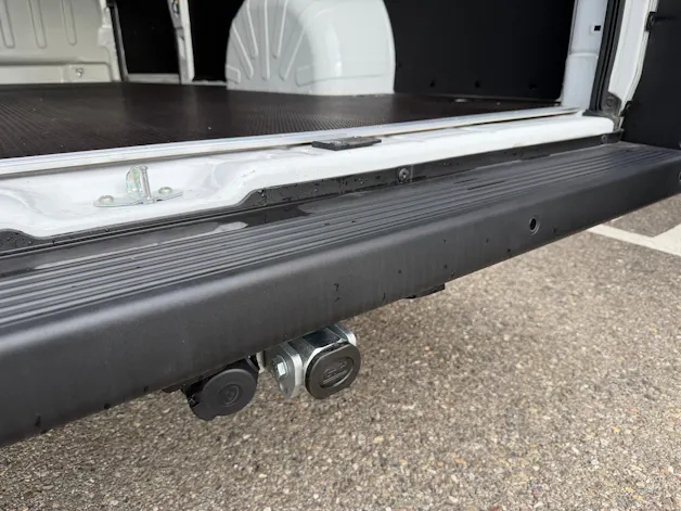 FIAT Ducato Maxi 35 L4H2 MTJ 140 PS Doppelblattfedern AHK Holzboden 270° Tür Kamera