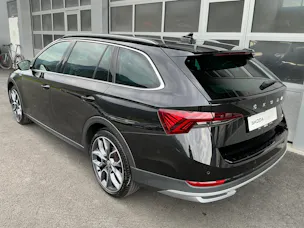 SKODA Octavia Scout 2.0 TSI 4x4 DSG