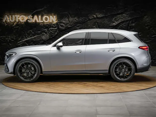 MERCEDES-BENZ GLC 200 4Matic AMG Line 9G-Tronic *21" Felgen*Panorama*AHK*