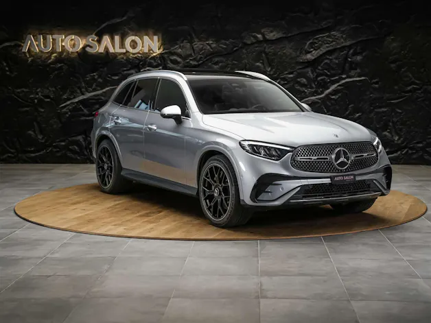 MERCEDES-BENZ GLC 200 4Matic AMG Line 9G-Tronic *21" Felgen*Panorama*AHK*