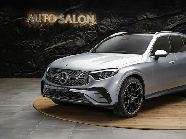MERCEDES-BENZ GLC 200 4Matic AMG Line 9G-Tronic *21" Felgen*Panorama*AHK*