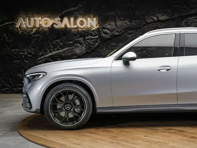 MERCEDES-BENZ GLC 200 4Matic AMG Line 9G-Tronic *21" Felgen*Panorama*AHK*