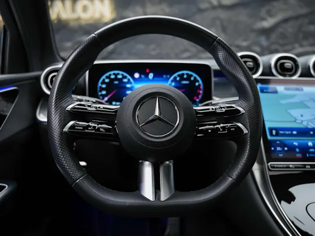 MERCEDES-BENZ GLC 200 4Matic AMG Line 9G-Tronic *21" Felgen*Panorama*AHK*