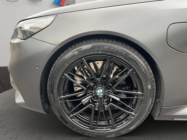 BMW M5 xDrive Touring
