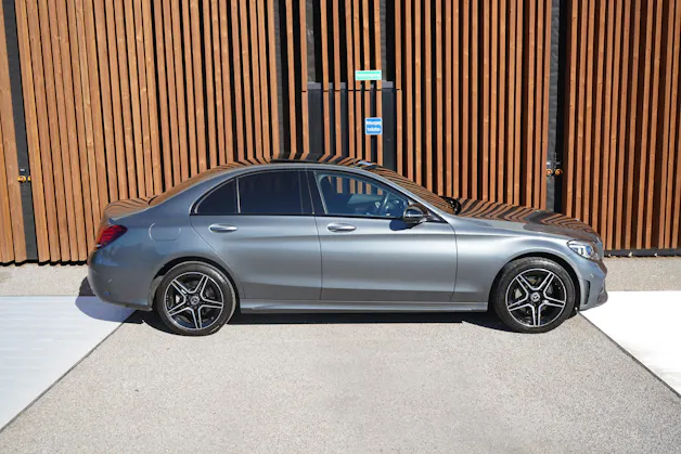 MERCEDES-BENZ C 200 SWISS STAR AMG LINE NIGHT 4MATIC 9G-TRONIC l 184 PS
