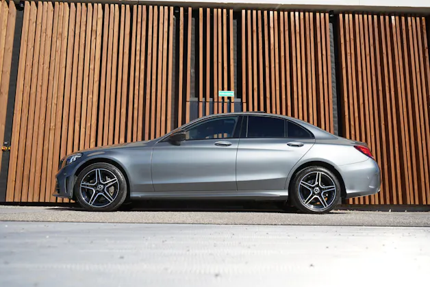 MERCEDES-BENZ C 200 SWISS STAR AMG LINE NIGHT 4MATIC 9G-TRONIC l 184 PS