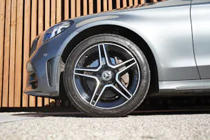 MERCEDES-BENZ C 200 SWISS STAR AMG LINE NIGHT 4MATIC 9G-TRONIC l 184 PS