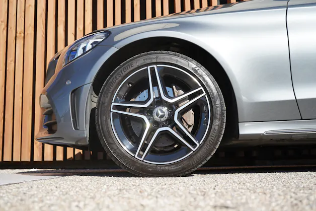 MERCEDES-BENZ C 200 SWISS STAR AMG LINE NIGHT 4MATIC 9G-TRONIC l 184 PS