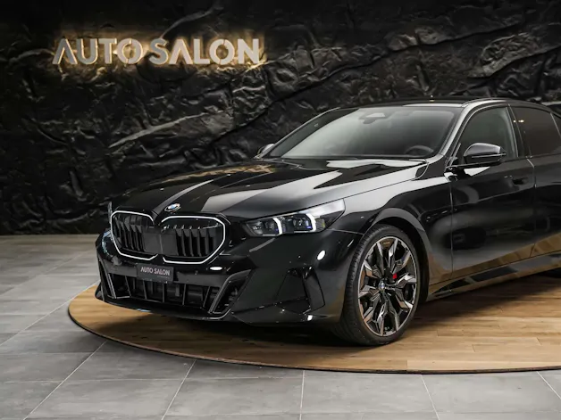BMW 520d xDrive M Sport Pro Steptronic *Werksgarantie*Iconic Glow*Panorama*Head Up*