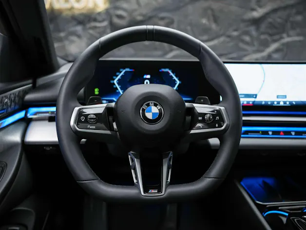 BMW 520d xDrive M Sport Pro Steptronic *Werksgarantie*Iconic Glow*Panorama*Head Up*