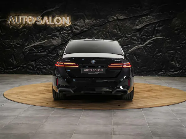 BMW 520d xDrive M Sport Pro Steptronic *Werksgarantie*Iconic Glow*Panorama*Head Up*