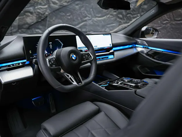 BMW 520d xDrive M Sport Pro Steptronic *Werksgarantie*Iconic Glow*Panorama*Head Up*